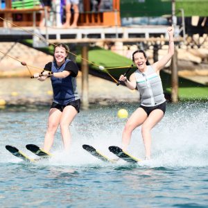 DOS ESQUÍS / KNEEBOARD<br>DÍA COMPLETO